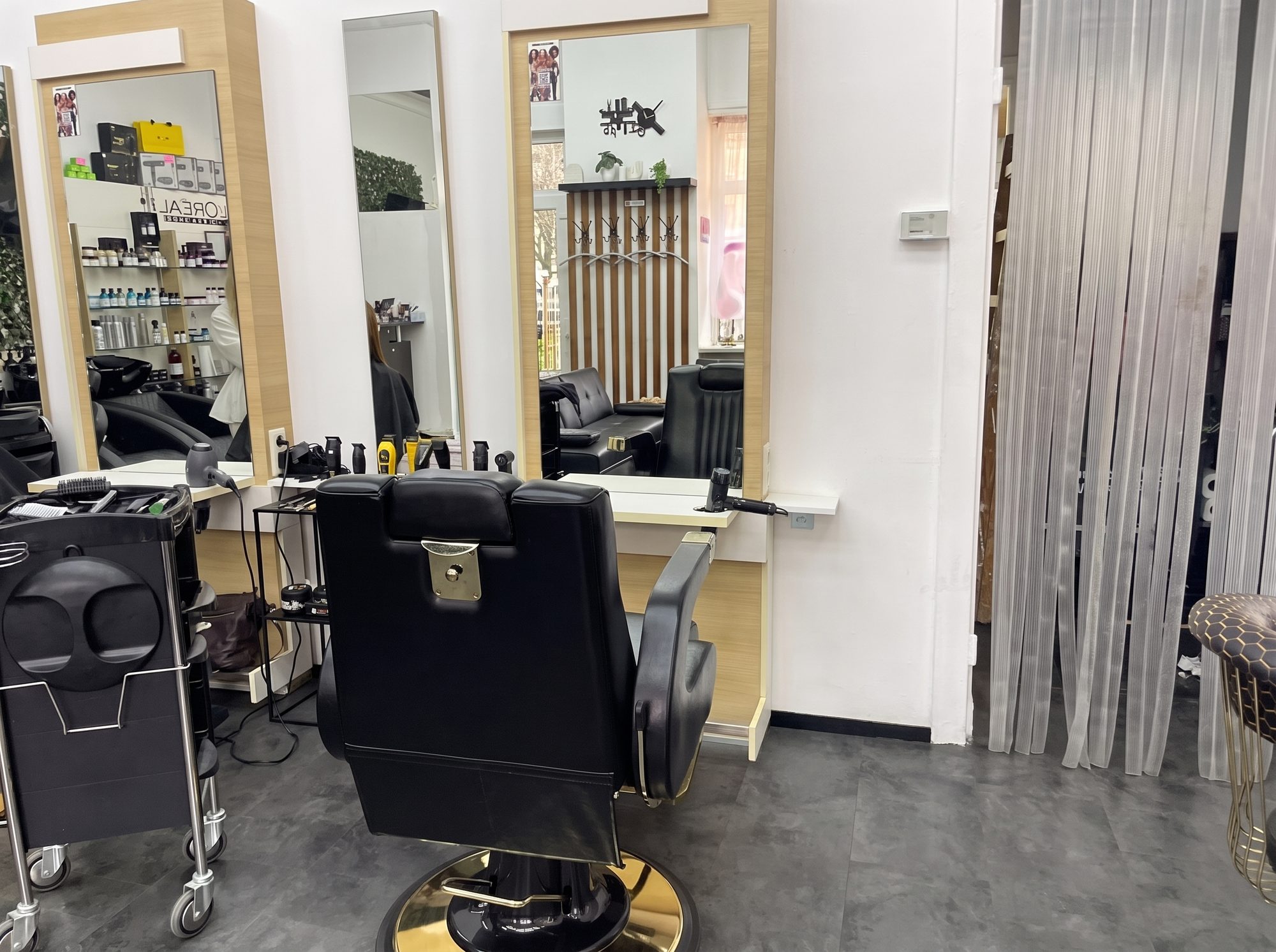 Herrenplatz mit Barber-Stuhl